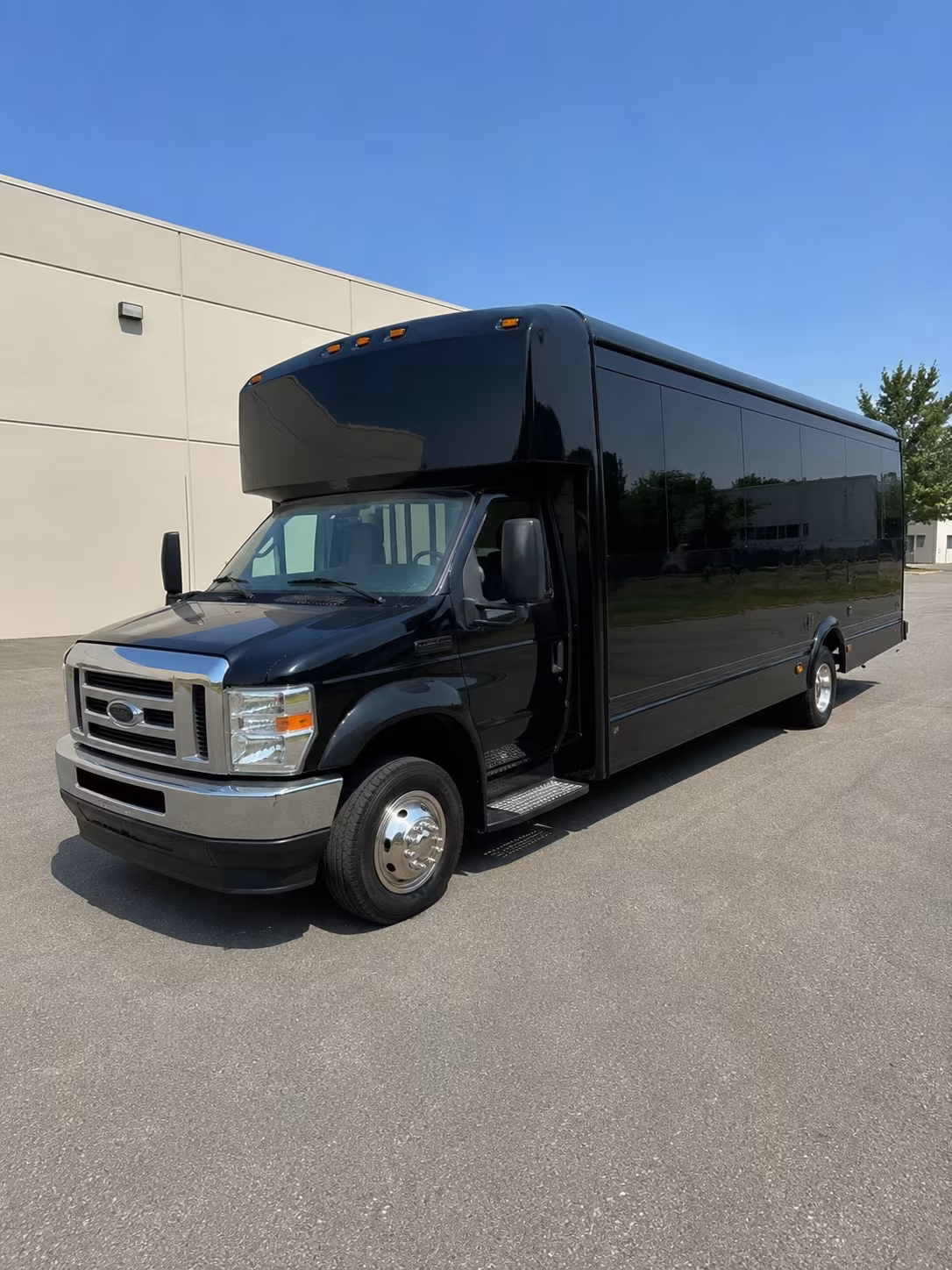 New Rochelle Birthday, Sweet 16, & Quinceañera Party Bus Rentals